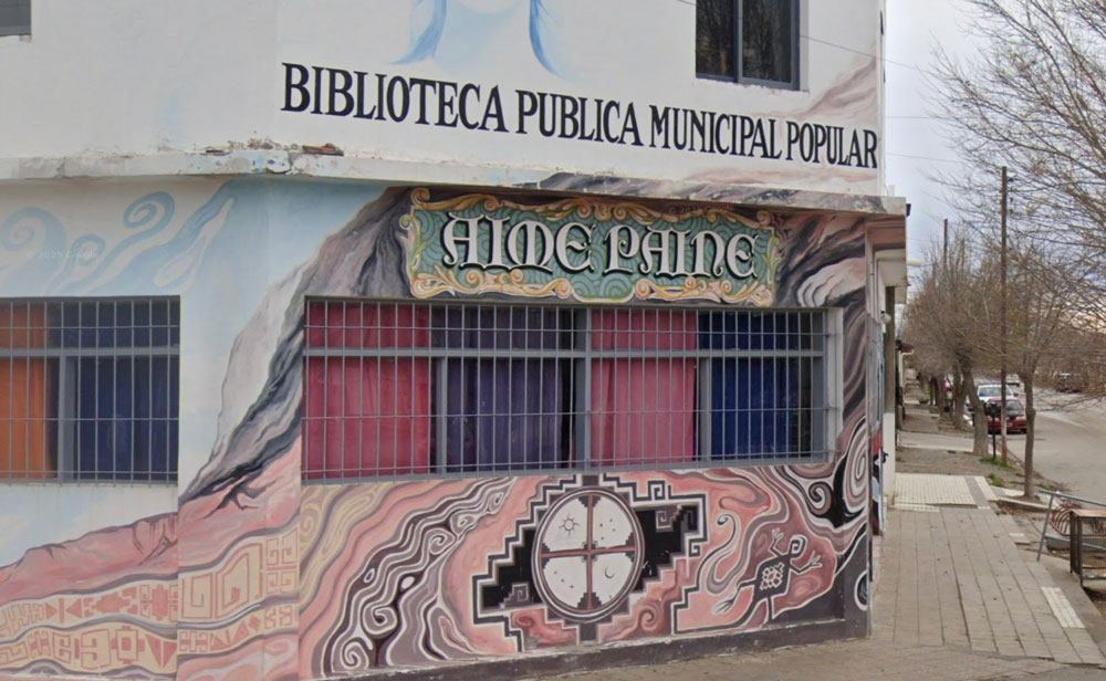 Biblioteca Pública, Municipal y Popular "Aimé Painé"