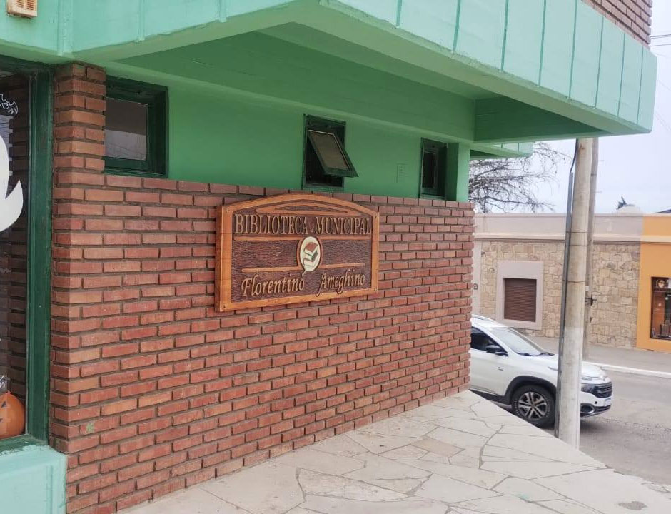 Biblioteca Popular y Municipal "Florentino Ameghino"